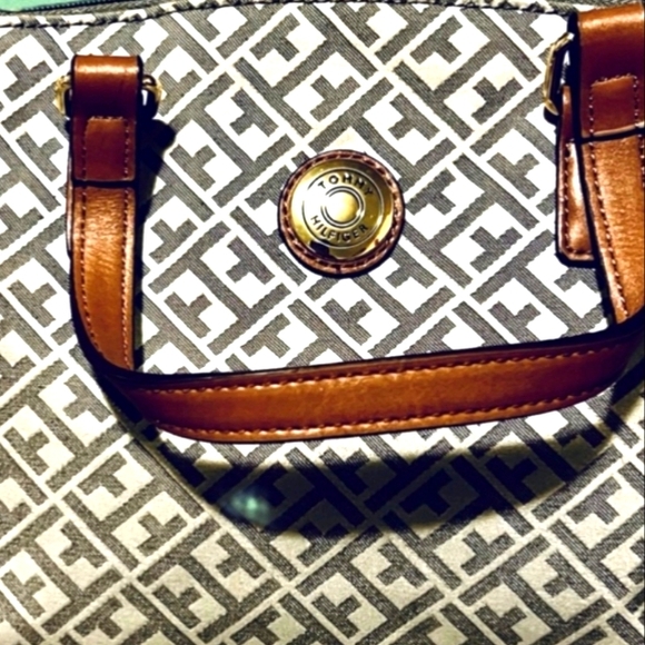 Tommy Hilfiger Handbags - Tommy Hilfiger Handbag